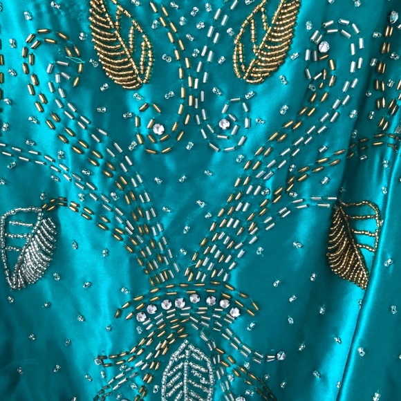 THREE FLAGGS VINTAGE SILK GOLD SILVER BEAD… - Picture 4 of 9